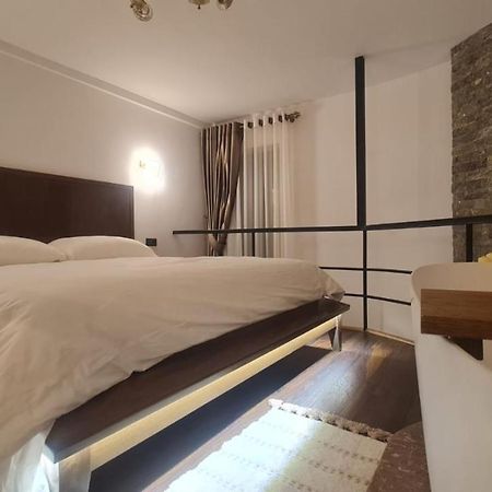 Hotel Bujtina Gjyshi Ilo Tushemisht Zewnętrze zdjęcie