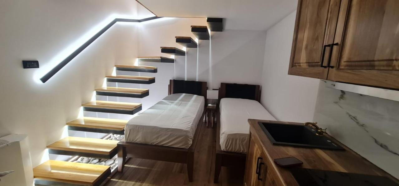 Hotel Bujtina Gjyshi Ilo Tushemisht Zewnętrze zdjęcie