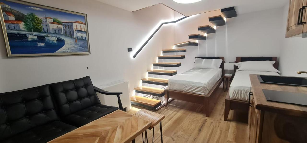 Hotel Bujtina Gjyshi Ilo Tushemisht Zewnętrze zdjęcie