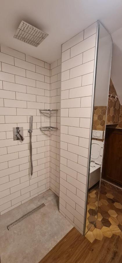 Hotel Bujtina Gjyshi Ilo Tushemisht Zewnętrze zdjęcie
