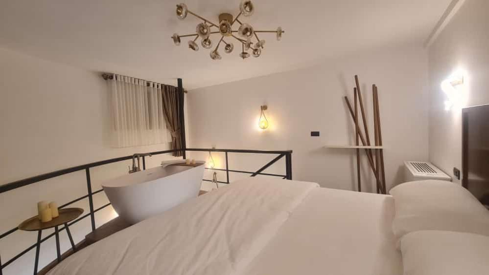 Hotel Bujtina Gjyshi Ilo Tushemisht Zewnętrze zdjęcie