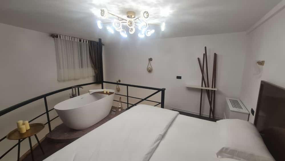 Hotel Bujtina Gjyshi Ilo Tushemisht Zewnętrze zdjęcie