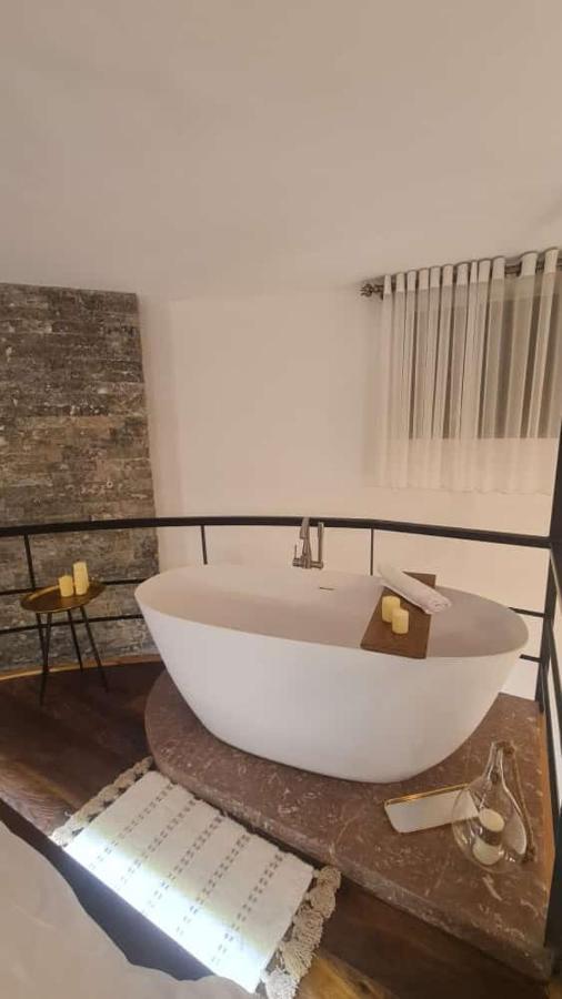 Hotel Bujtina Gjyshi Ilo Tushemisht Zewnętrze zdjęcie