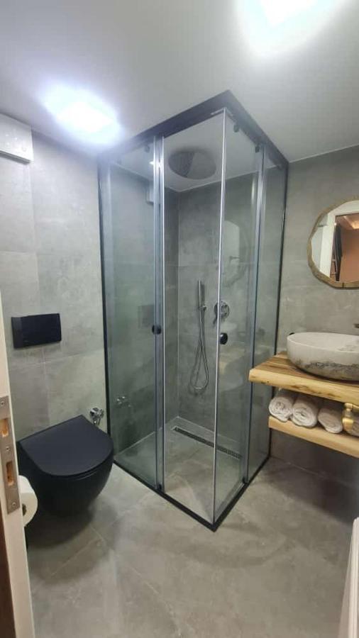 Hotel Bujtina Gjyshi Ilo Tushemisht Zewnętrze zdjęcie