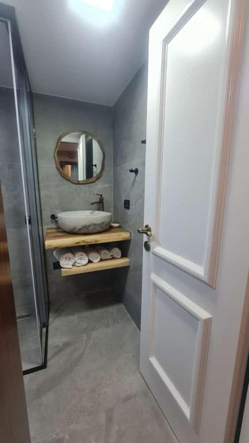 Hotel Bujtina Gjyshi Ilo Tushemisht Zewnętrze zdjęcie