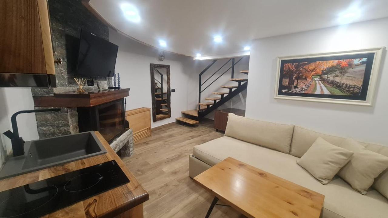 Hotel Bujtina Gjyshi Ilo Tushemisht Zewnętrze zdjęcie